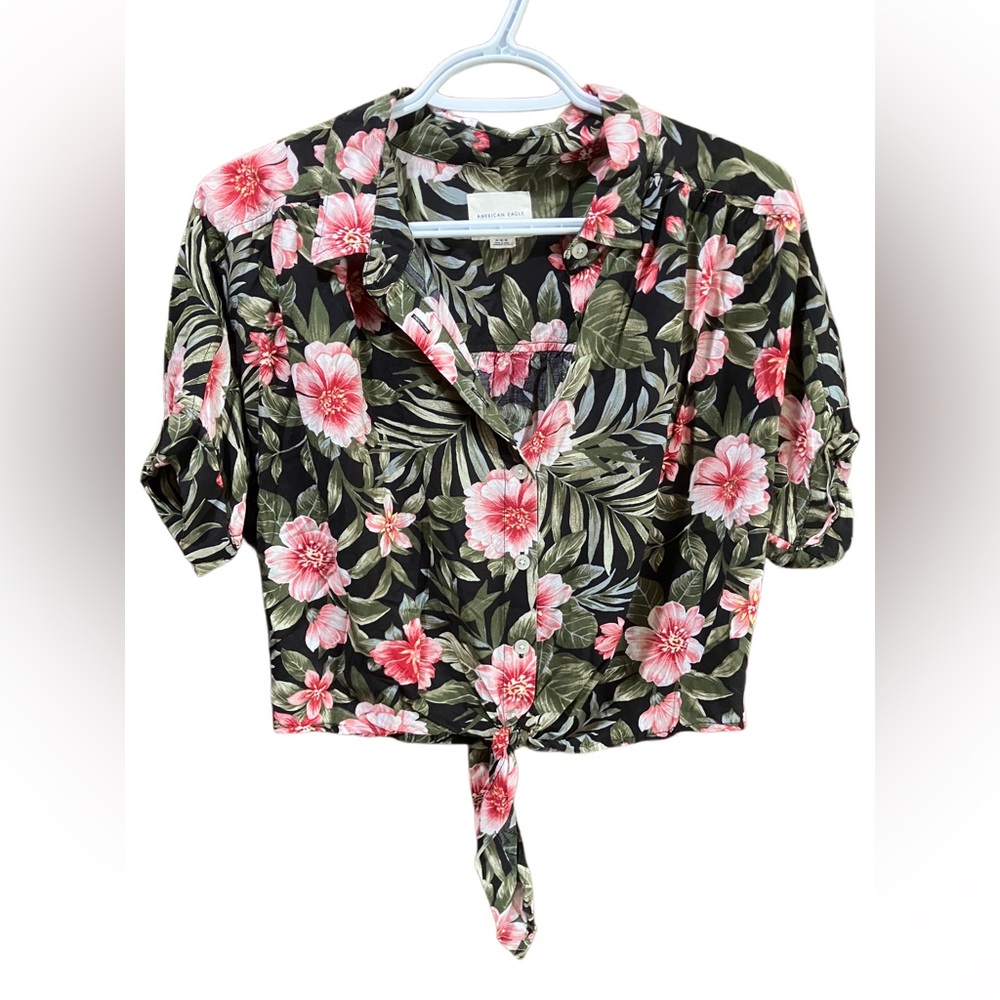 American Eagle tropical floral tie crop top medium